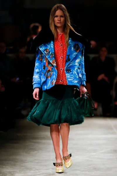 Look 13